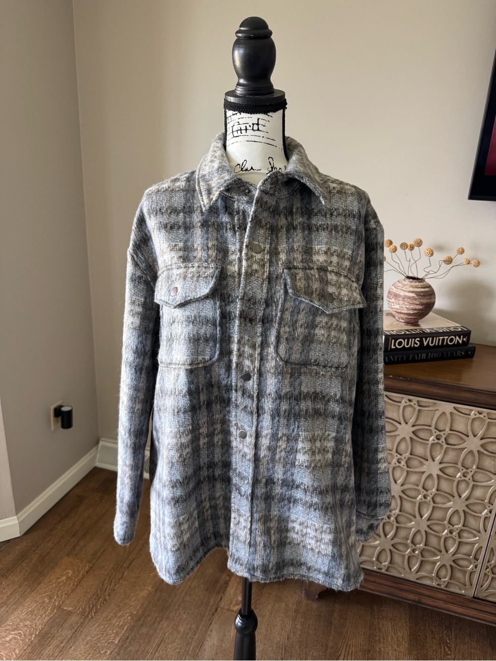Cleo + Wolf Plaid Gray Blue Button-Front Utility Jacket Size Large NWOT